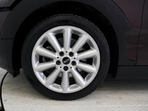 MINI CLUBMAN COOPER D