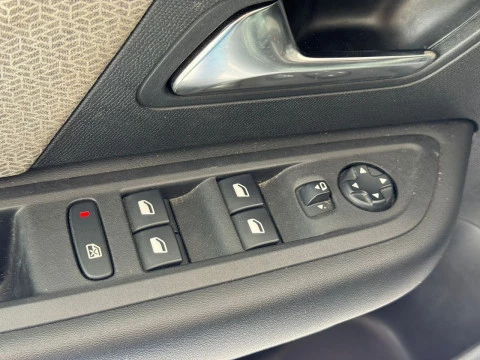 Citroën C4 1.2 PURETECH SHINE S&S EAT8 130