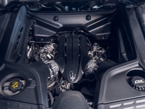 Maserati MC20 V6 630CV Gasolina RWD