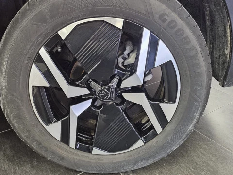 Peugeot 2008 Allure Puretech 100 S&S 6 Vel. MAN
