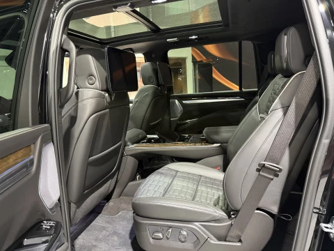Cadillac Escalade Platinum Luxury ESV 