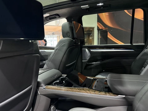 Cadillac Escalade Platinum Luxury ESV 