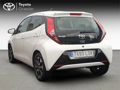 Toyota Aygo 5 Puertas x-play 70 Manual 5v