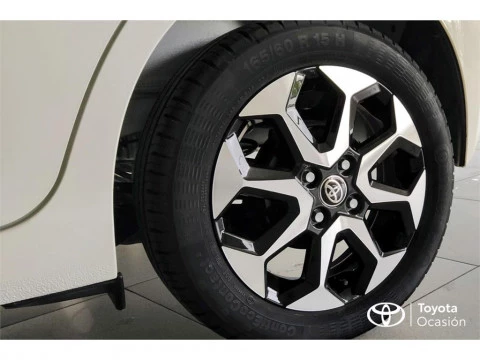 Toyota Aygo 5 Puertas x-play 70 Manual 5v