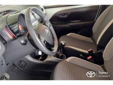 Toyota Aygo 5 Puertas x-play 70 Manual 5v