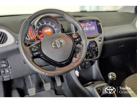 Toyota Aygo 5 Puertas x-play 70 Manual 5v