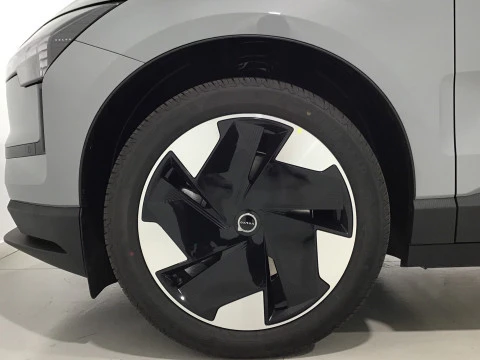 Volvo EX30 Single Motor Extended Range Plus Auto