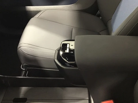 Volvo EX30 Single Motor Extended Range Plus Auto