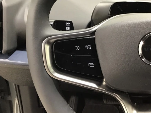 Volvo EX30 Single Motor Extended Range Plus Auto