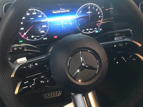 Mercedes-Benz GLC  300 de 4MATIC con tecnología híbrida