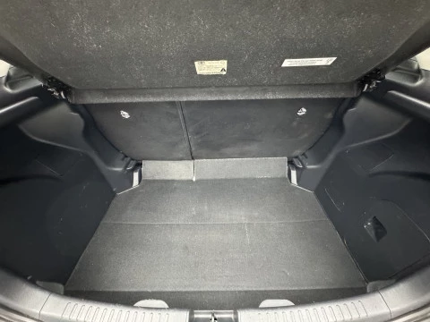 Toyota Yaris 1.5 120H Business Plus