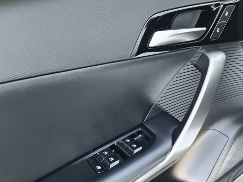 MG4 64kWh Luxury 150 kW (204 CV)