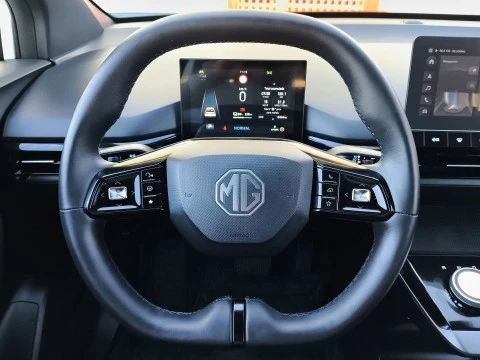 MG4 64kWh Luxury 150 kW (204 CV)