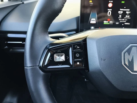 MG4 64kWh Luxury 150 kW (204 CV)