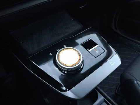 MG4 64kWh Luxury 150 kW (204 CV)