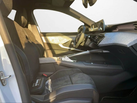 Peugeot 5008 Plug-in Hybrid 1.6 143KW GT e-DCS7