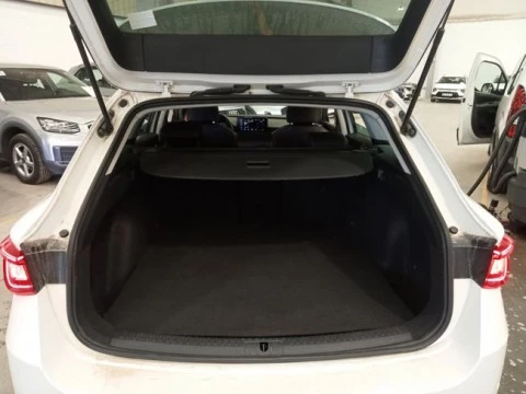 Seat Nuevo León SP 1.4 e-Hybrid DSG S&S Xcellence Go L