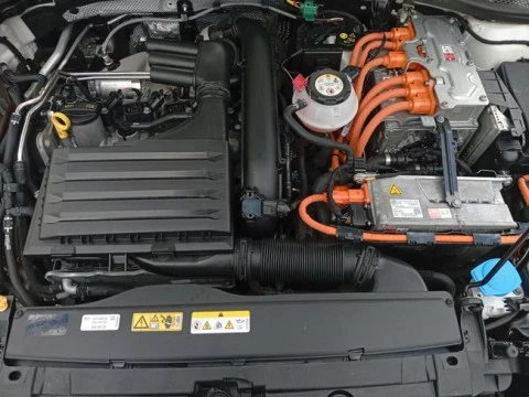 Seat Nuevo León SP 1.4 e-Hybrid DSG S&S Xcellence Go L