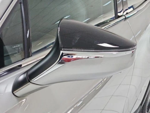 Lexus UX 2.0 300h UX Plus