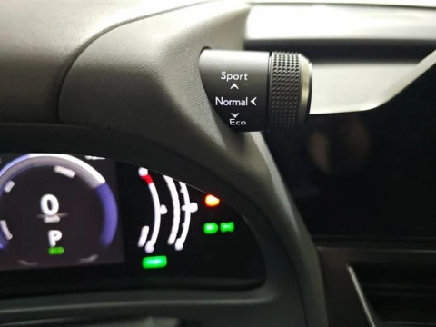 Lexus UX 2.0 300h UX Plus