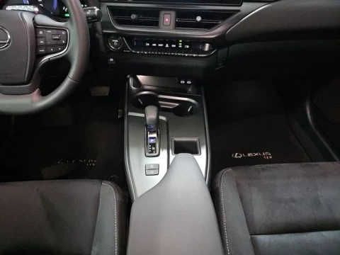 Lexus UX 2.0 300h UX Plus