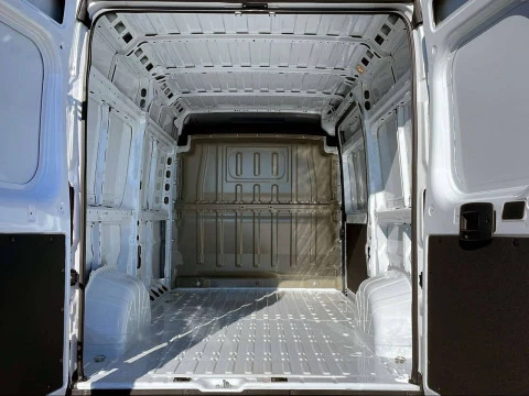 Opel Movano Furgón L2 H2 3.5T Diesel 140 Manual