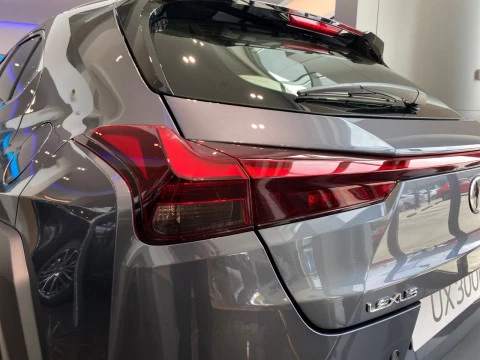 Lexus UX 2.0 300h UX Plus
