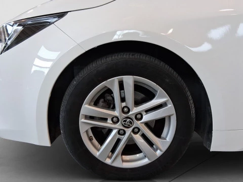 Toyota Corolla 1.8 125 H ACTIVE TECH E-CVT
