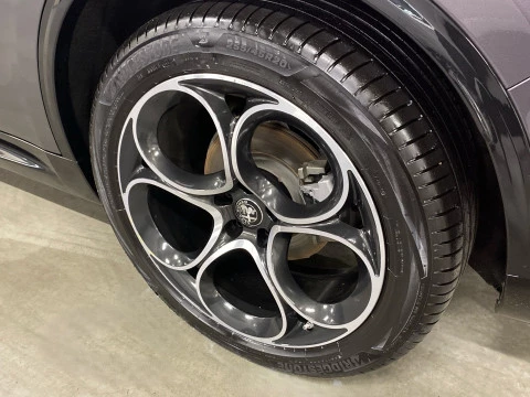 Alfa Romeo Stelvio 2.2 Diésel 154kW (210CV) Veloce Q4