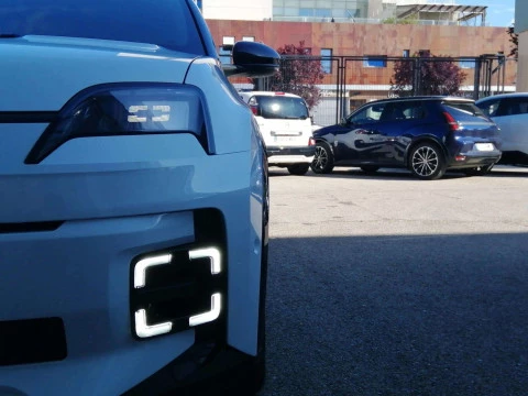 Renault R5 E-Tech R5 Iconic cinq autonomia confort 110 kW