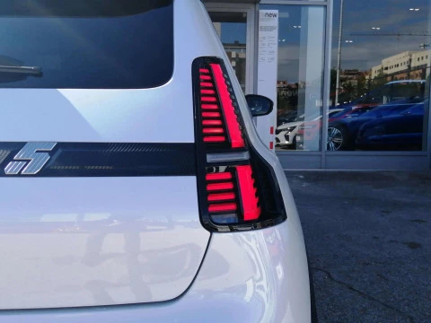 Renault R5 E-Tech R5 Iconic cinq autonomia confort 110 kW