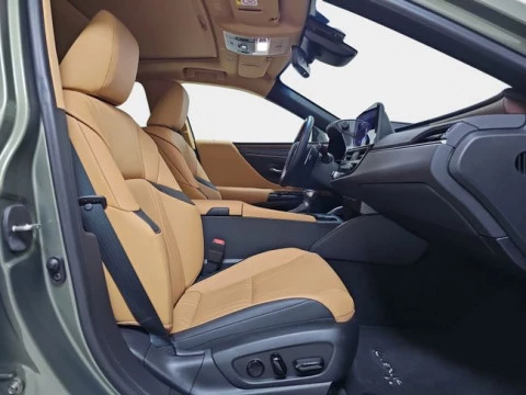 Lexus ES 2.5 300h Luxury