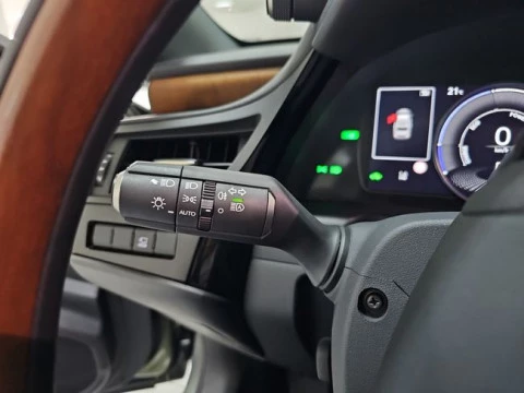 Lexus ES 2.5 300h Luxury