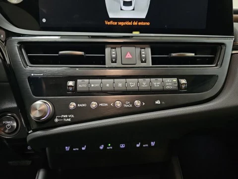 Lexus ES 2.5 300h Luxury