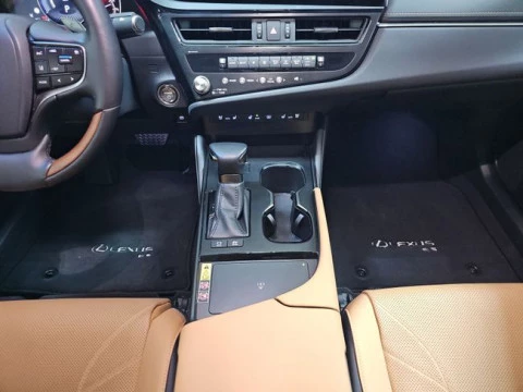 Lexus ES 2.5 300h Luxury