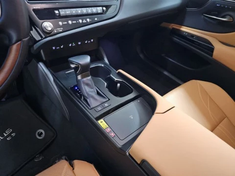 Lexus ES 2.5 300h Luxury