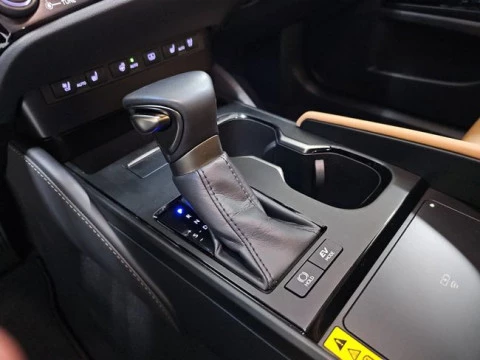 Lexus ES 2.5 300h Luxury