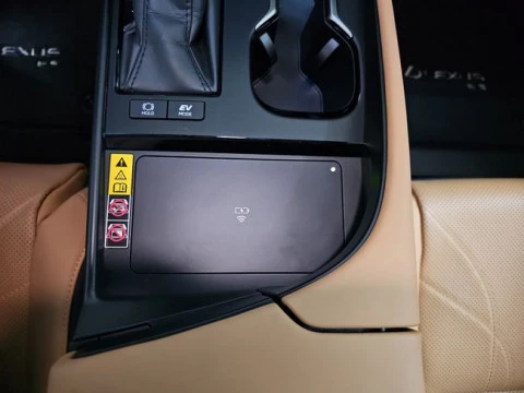 Lexus ES 2.5 300h Luxury