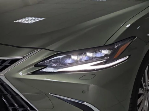 Lexus ES 2.5 300h Luxury