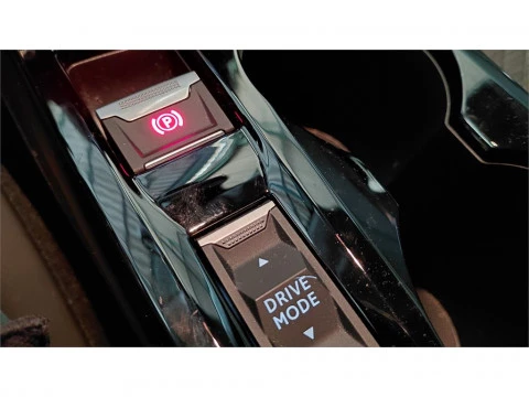 Peugeot 208 Allure HYBRID 100 eDCS6