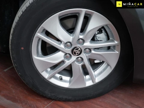 Toyota Yaris 1.5 120H Business Plus