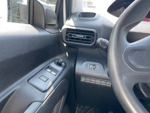 Peugeot Partner Pro Standard 600kg BlueHDi 73kW