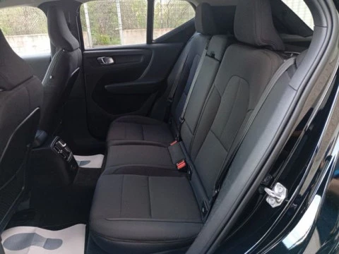 Volvo XC40 1.5 T4 Twin Recharge R-Design Exp Auto
