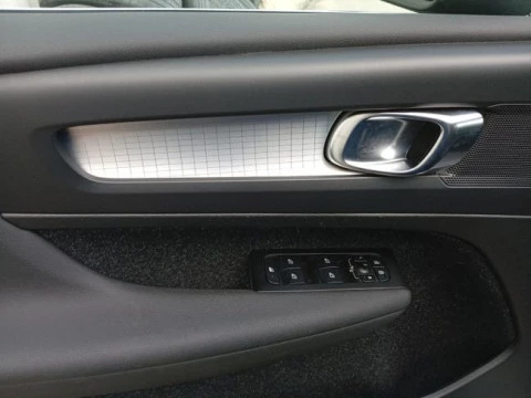 Volvo XC40 1.5 T4 Twin Recharge R-Design Exp Auto