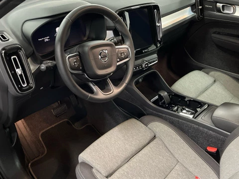 Volvo XC40 XC40 Plus, B3 Mild Hybrid, Gasolina, Dark