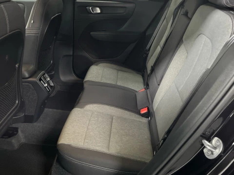 Volvo XC40 XC40 Plus, B3 Mild Hybrid, Gasolina, Dark