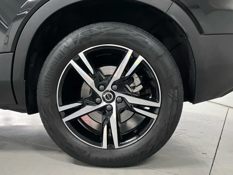 Volvo XC40 XC40 Plus, B3 Mild Hybrid, Gasolina, Dark