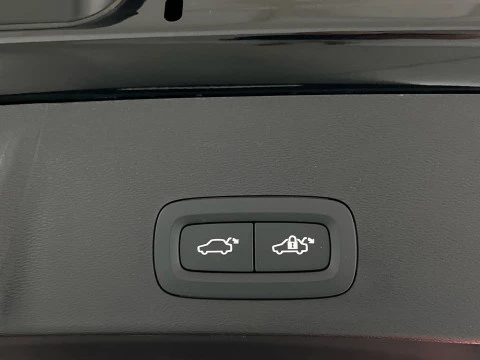 Volvo XC40 XC40 Plus, B3 Mild Hybrid, Gasolina, Dark