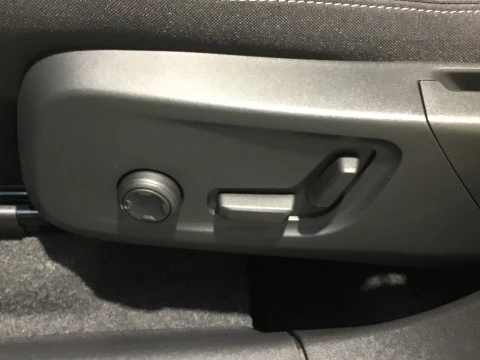 Volvo XC40 XC40 PLUS B3 MILD HYBRID GASOLINA