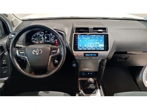 Toyota Land Cruiser 3P VX 2.8D 204 T/M 6v (4x4)